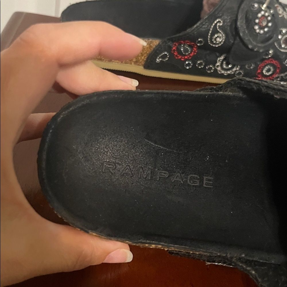 Rampage RARE Y2K Beaded Embellished Embroidered Women's Clogs Mules Shoes 7 - Picture 6 of 8